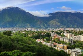 Caracas: reportan más de 30 horas sin luz en las parroquias San Juan y Santa Teresa